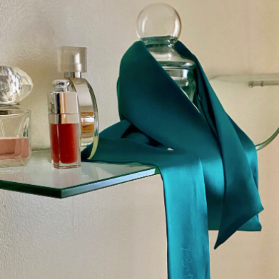 Long Emerald Satin Twilly
